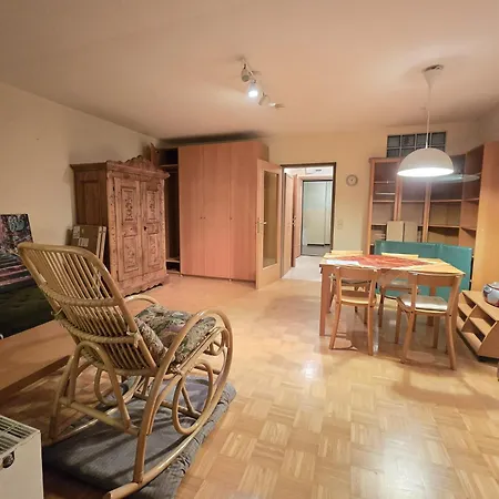 Uni - - 1a Apartment