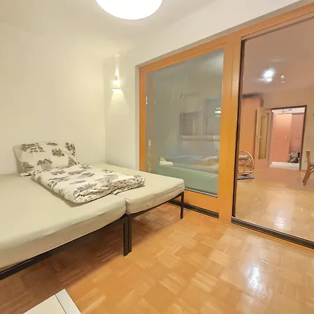 Uni - - 1a Apartment