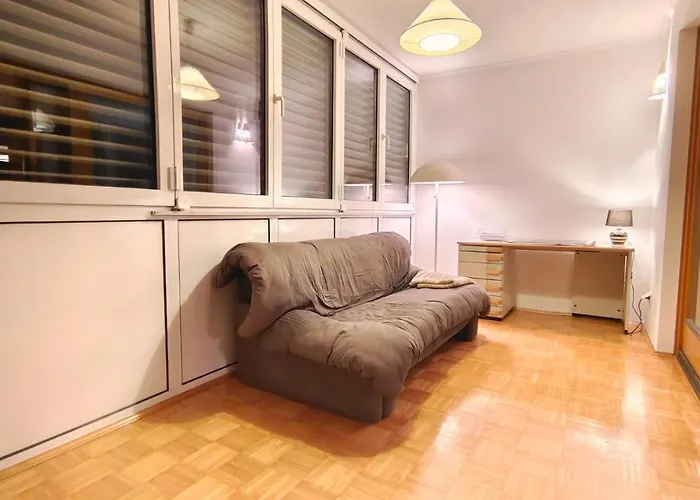 Uni - - 1a * Klagenfurt am Woerthersee