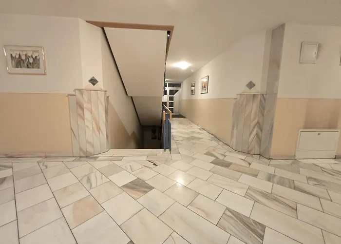 Apartment Uni - - 1a *