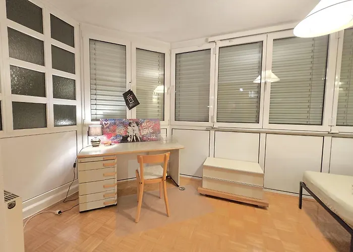 Uni - - 1a Apartment *