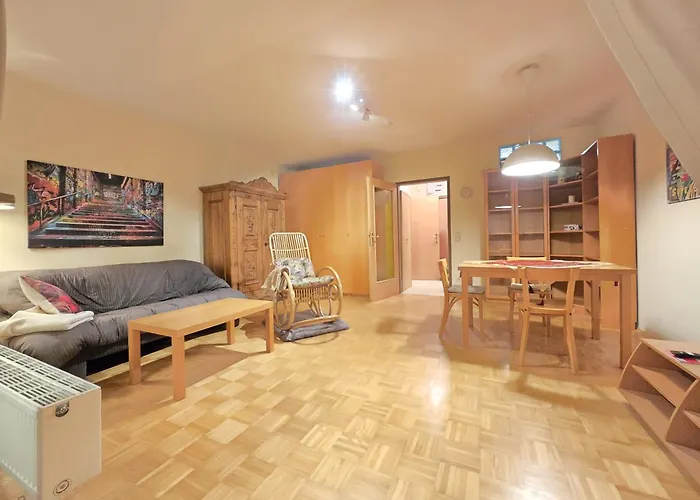 Uni - - 1a Klagenfurt am Woerthersee